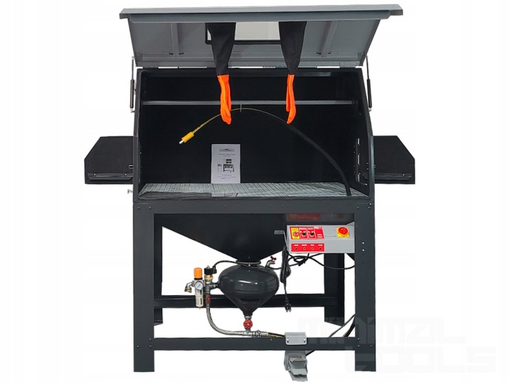 PIASKARKA-KABINOWA-1500L-CISNIENIOWA-do-piaskowania-PK1500EZ-ODPYLACZ-2400W-EAN-GTIN-5906692250110
